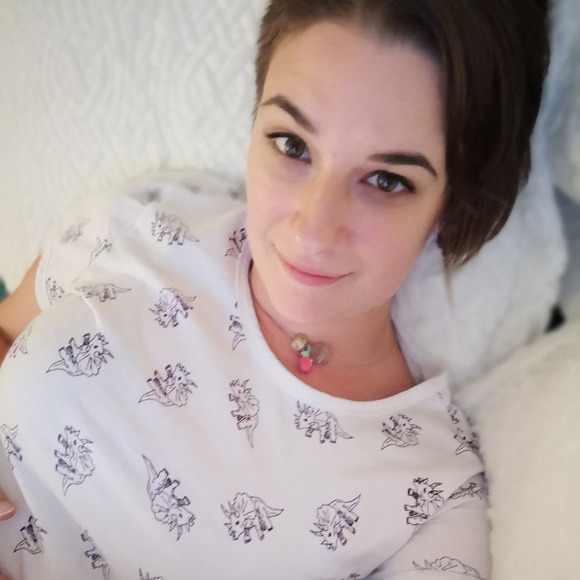 Meet your Posher, Emily - Picture 3 of 3